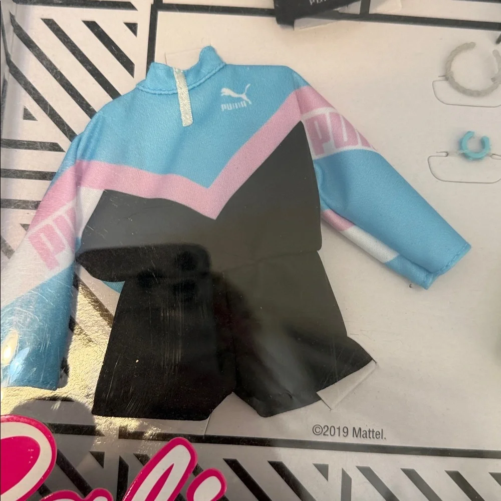 NIB 2019 Barbie Puma outfit complete set of 7 shorts camera glasses jewelry hat